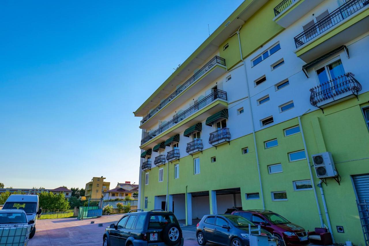 Lord Hotel Tirana Vorë 外观 照片