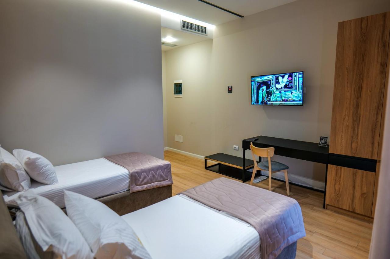 Lord Hotel Tirana Vorë 外观 照片