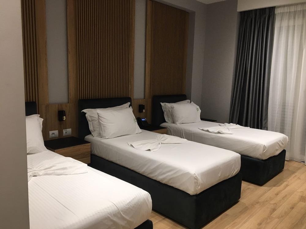 Lord Hotel Tirana Vorë 外观 照片
